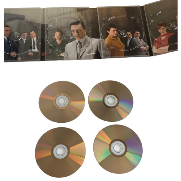 Mad Men Seasons 1 & 2 DVD Set - Picture 4 of 13
